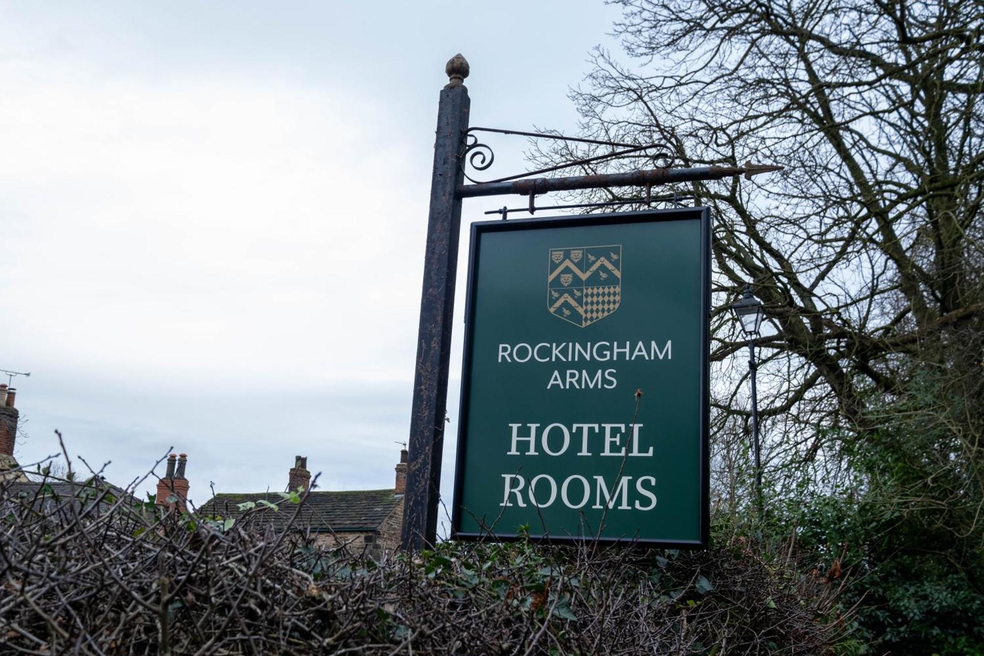 Rockingham Arms By Greene King Inns Wentworth  Kültér fotó