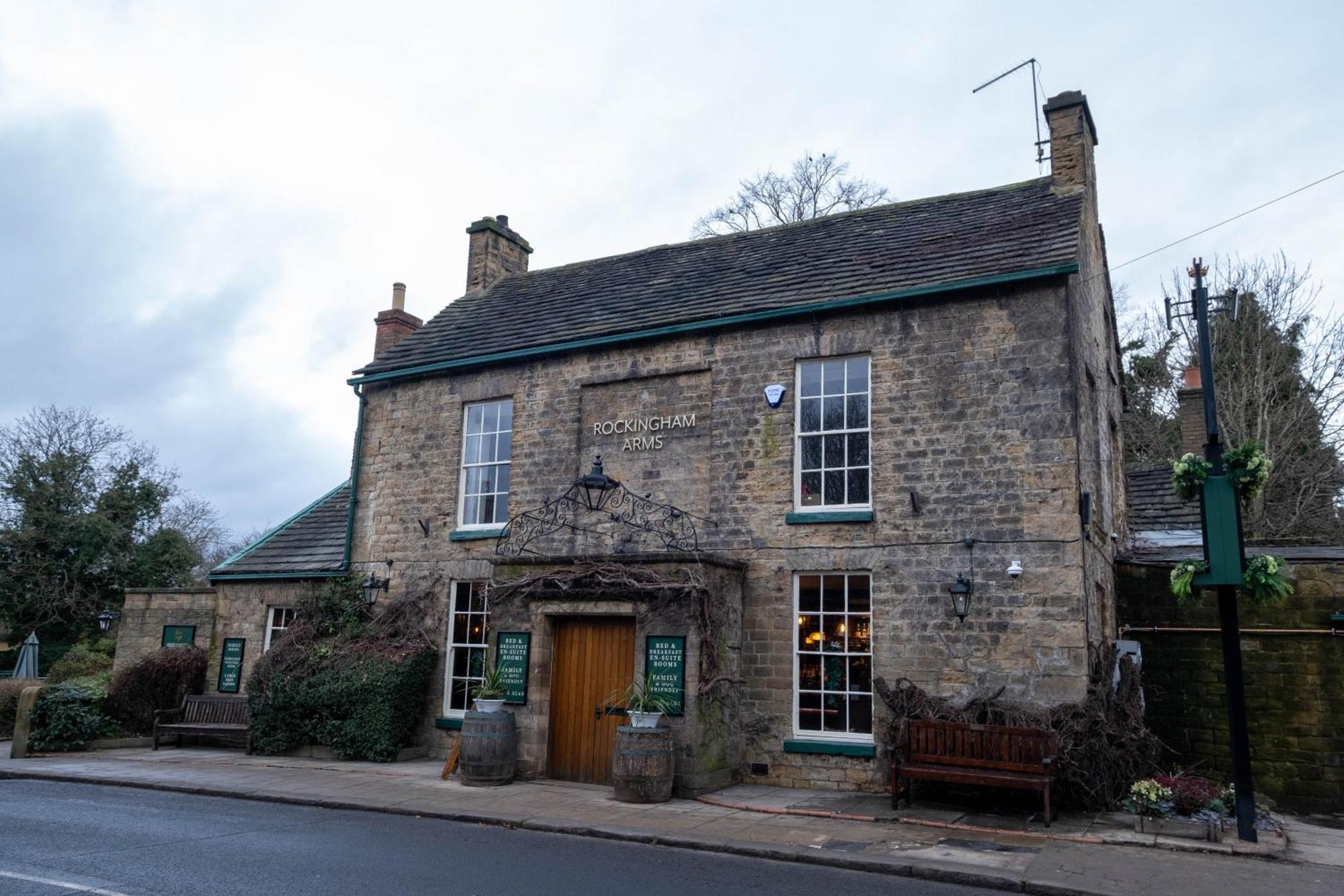 Rockingham Arms By Greene King Inns Wentworth  Kültér fotó