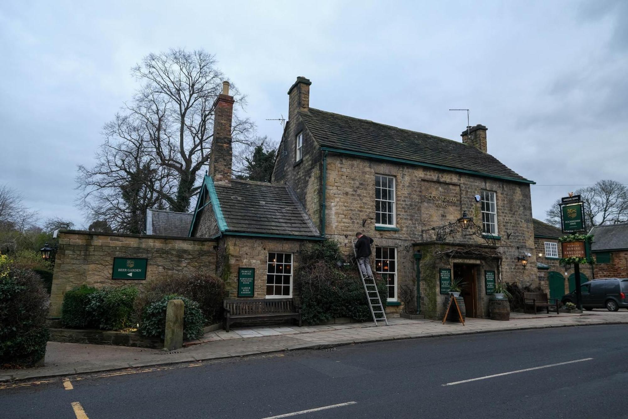 Rockingham Arms By Greene King Inns Wentworth  Kültér fotó